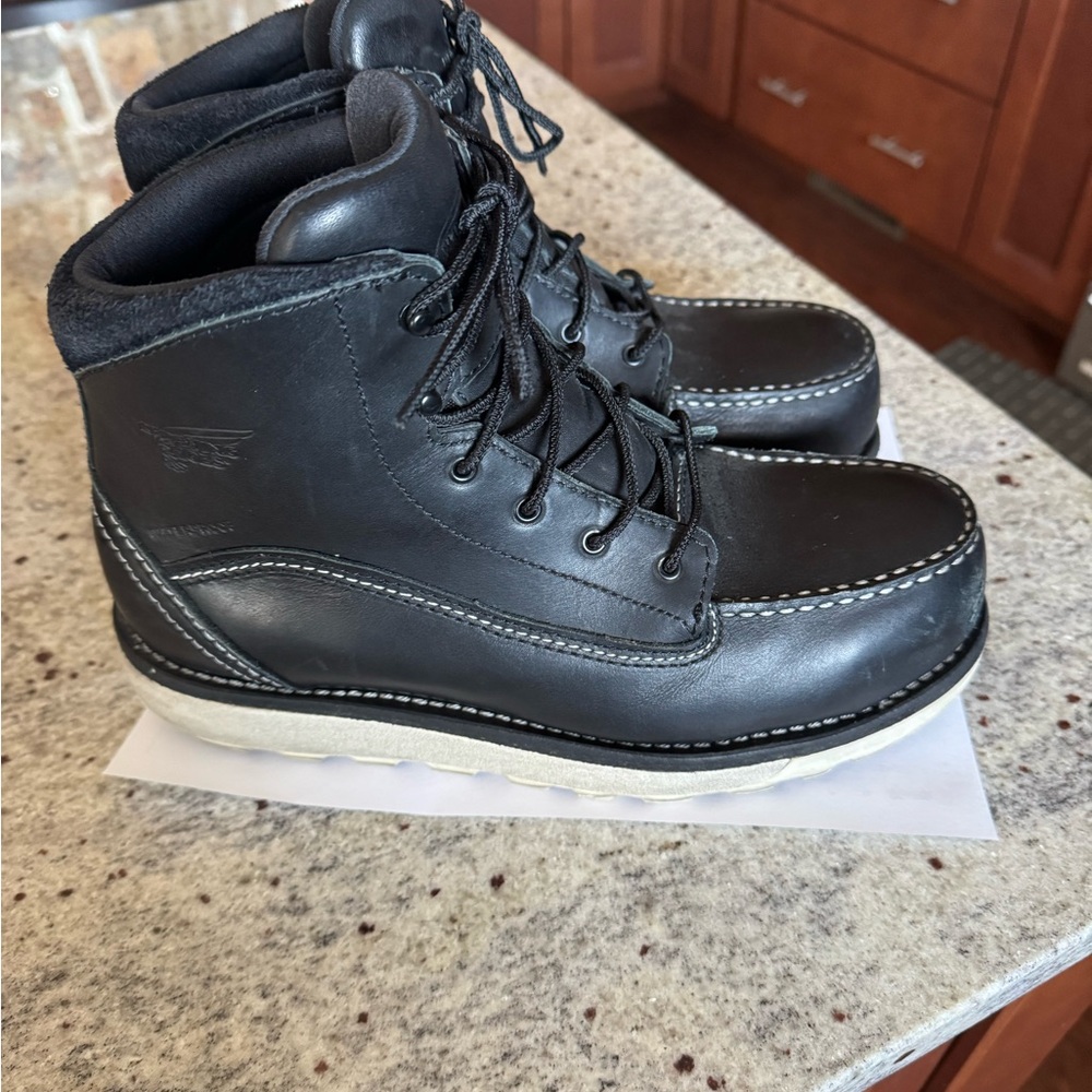 Black Women’s  Lace-Up Leather Work Boots - Picture 3 of 9